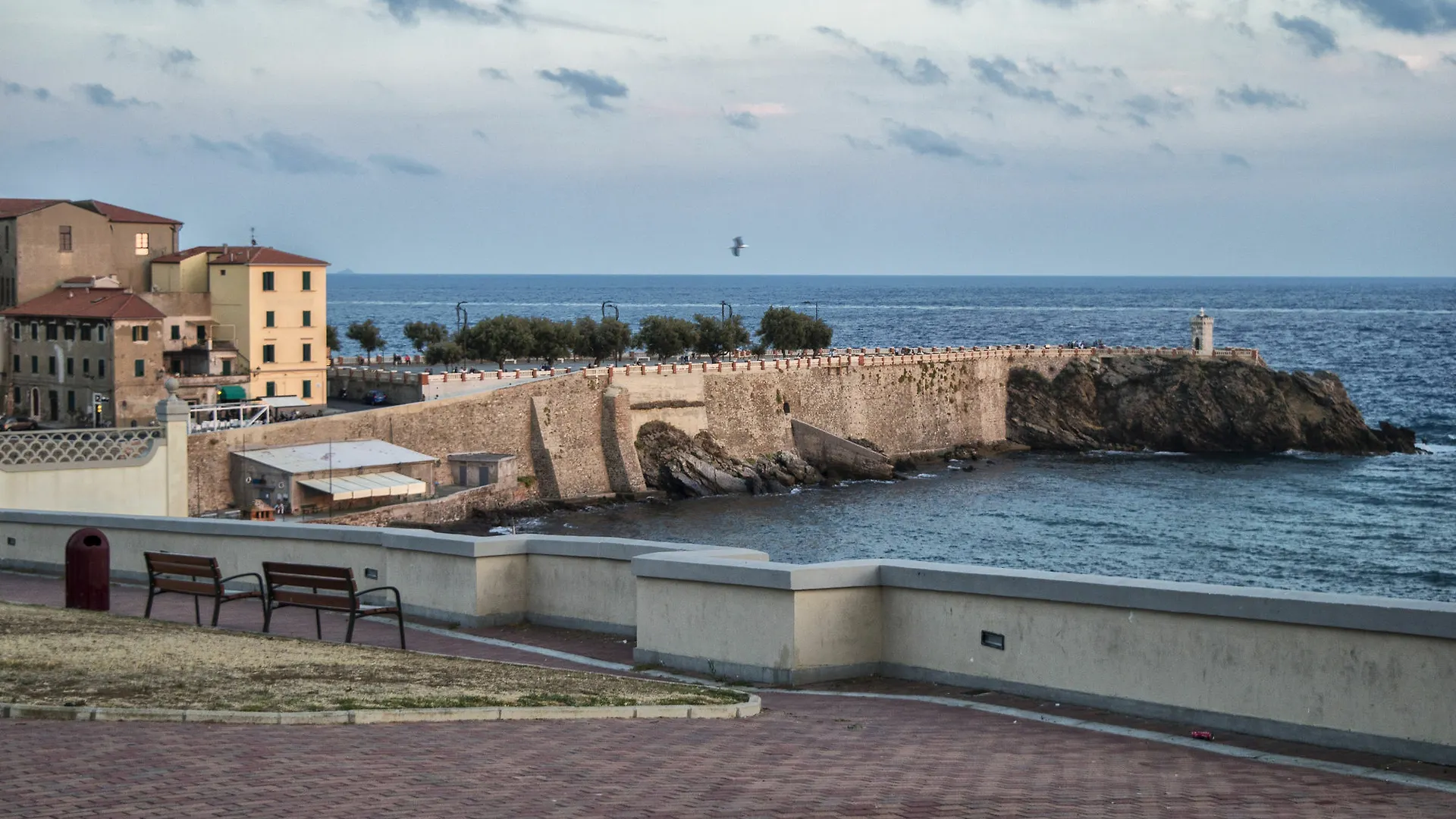 Apartment Appartamento Nel Cuore Storico Piombino Italy